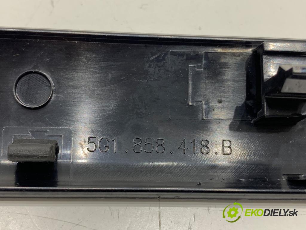 VW GOLF VII liftback 2016 81 kW 1.6 TDI 1598 lišty kryt 5G1858418B (Lišta)