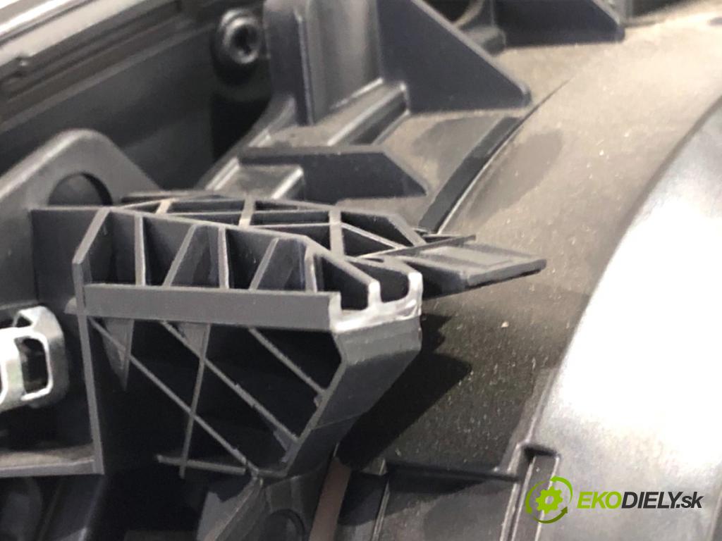 VW GOLF VII liftback 2016 81 kW 1.6 TDI 1598 Prístrojovka 5G1920741B (Prístrojová doska)