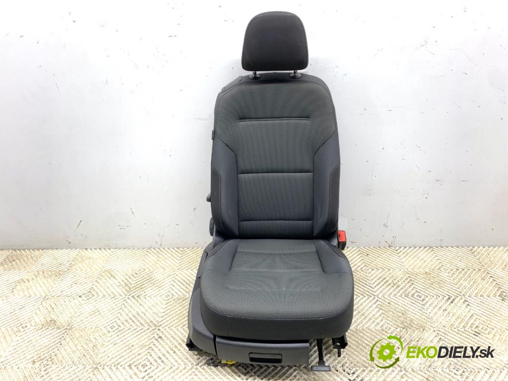 VW GOLF VII liftback 2016 81 kW 1.6 TDI 1598 Sedadlo pravy predný 