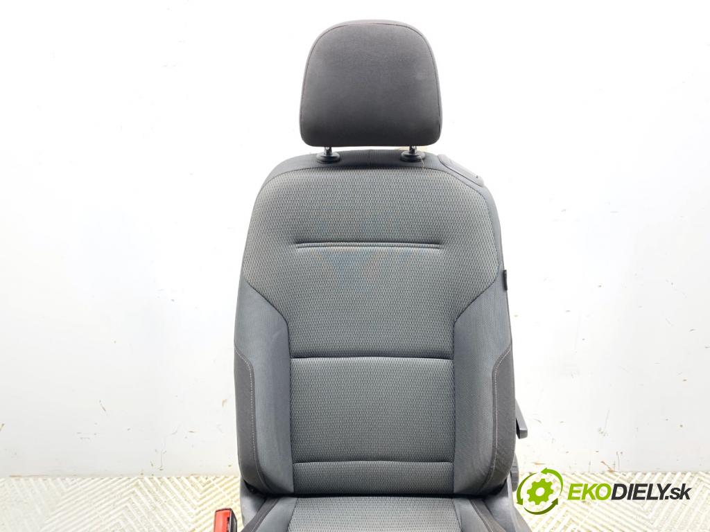VW GOLF VII liftback 2016 81 kW 1.6 TDI 1598 Sedadlo ľavy predný