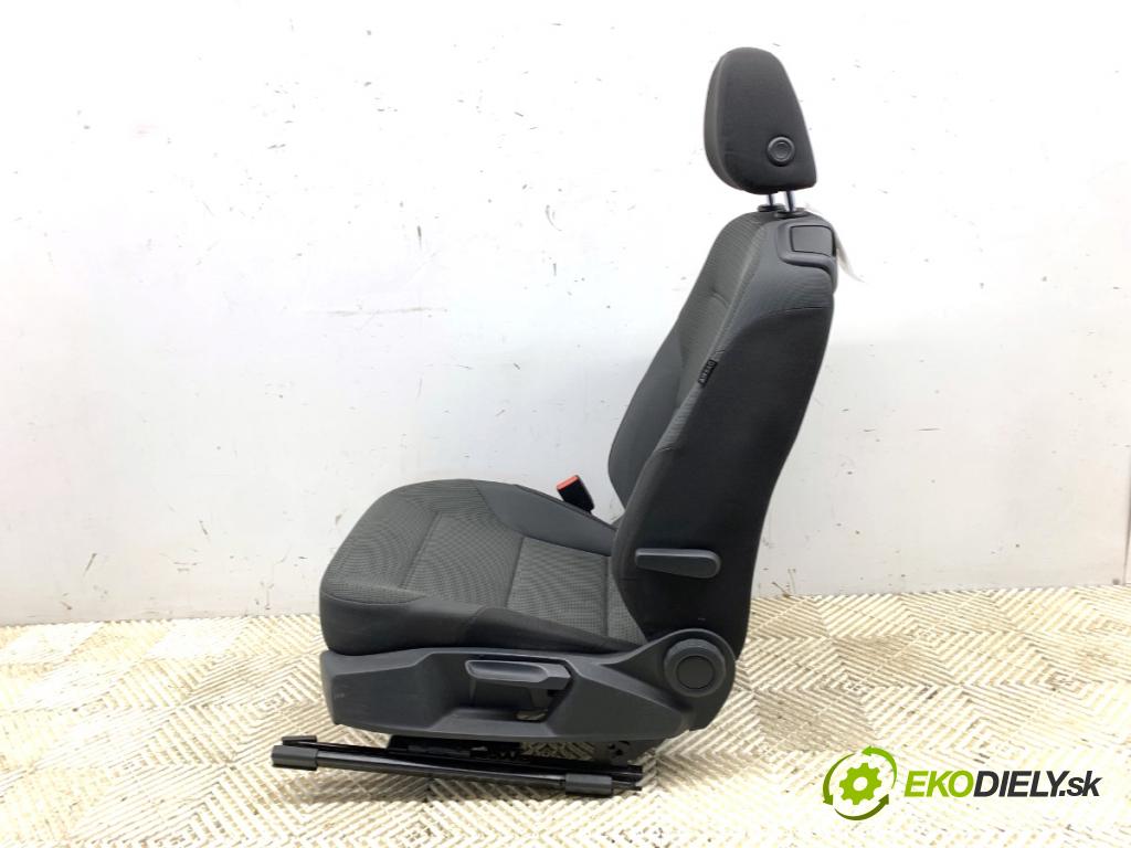 VW GOLF VII liftback 2016 81 kW 1.6 TDI 1598 Sedadlo ľavy predný