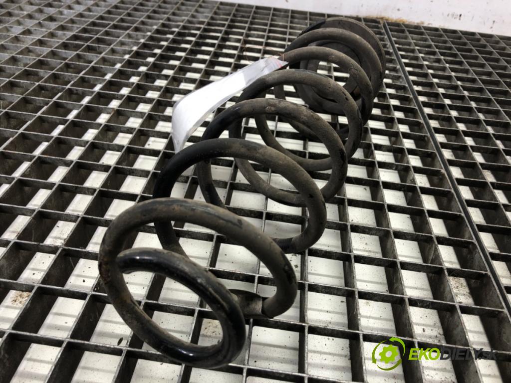 VW GOLF VII liftback 2016 81 kW 1.6 TDI 1598 Pružina zad 5Q0511121 (Kľučka dverí ostatné)