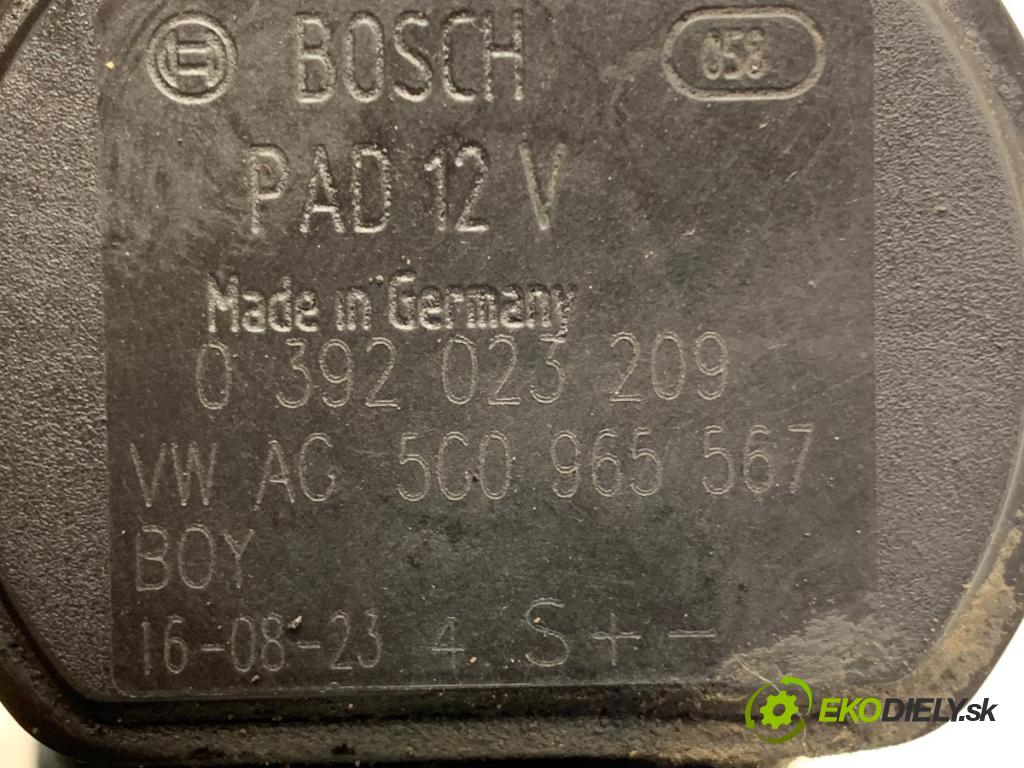 VW GOLF VII liftback 2016 81 kW 1.6 TDI 1598 DALŠÍ: pumpa vody 0392023209 (Vodní pumpy)