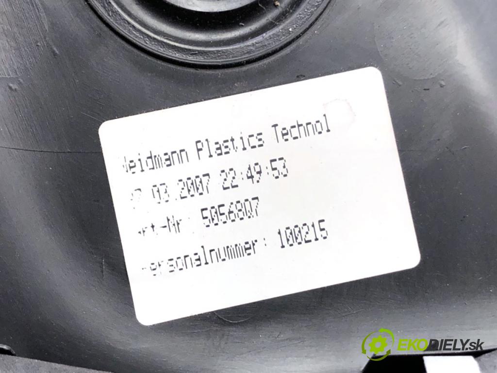 MERCEDES-BENZ W204 sedan 2007 170 kW C 280 (204.054) 2996 Torpédo, plast pod čelné okno  (Torpédo (plast pod čelným sklom))