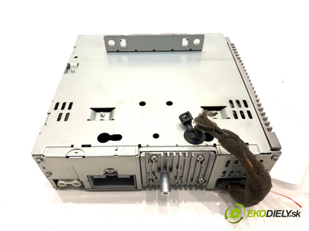 VOLVO S40 II sedan 2005 81 kW 1.6 D 1560 RADIO 30752569 (Audio zariadenie)