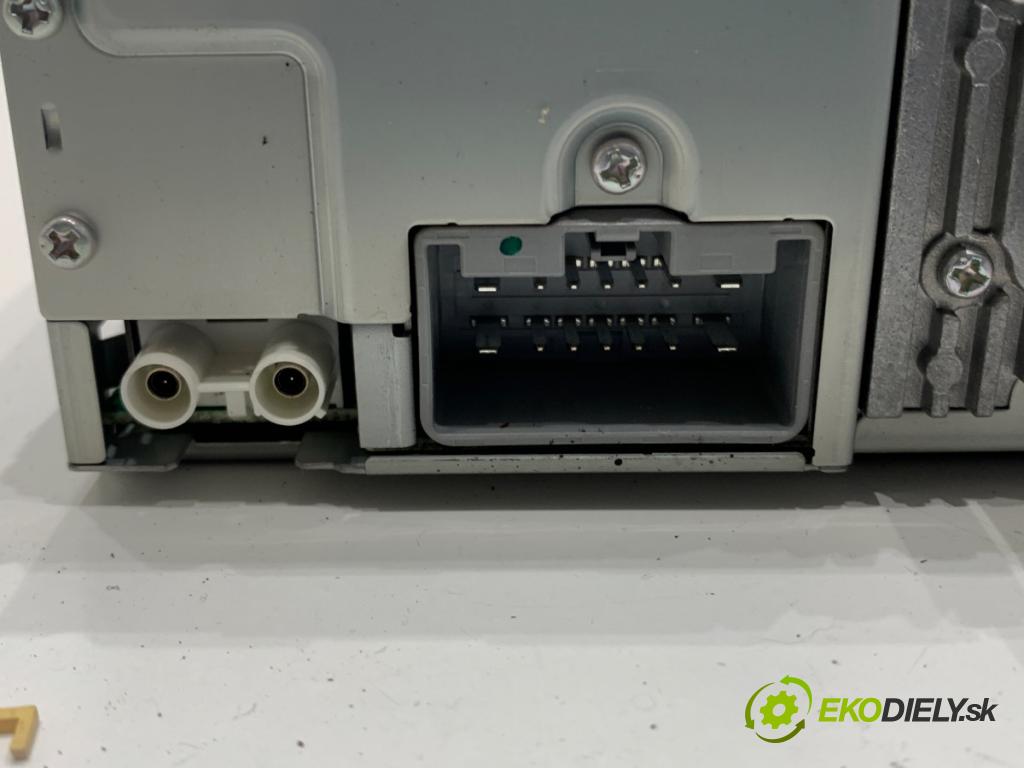 VOLVO S40 II sedan 2005 81 kW 1.6 D 1560 RADIO 30752569 (Audio zariadenie)