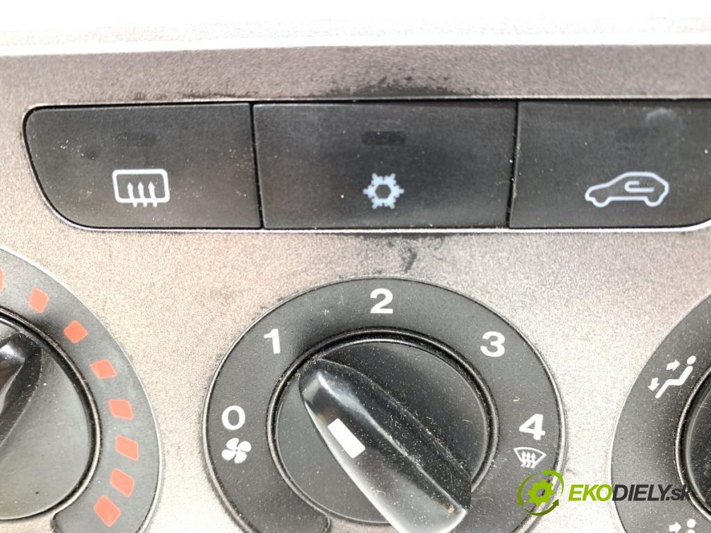 FIAT PUNTO EVO liftback 2012 51 kW 1.2 1242 Panel ovládania kúrenia  (Prepínacie páčky pod volantom)