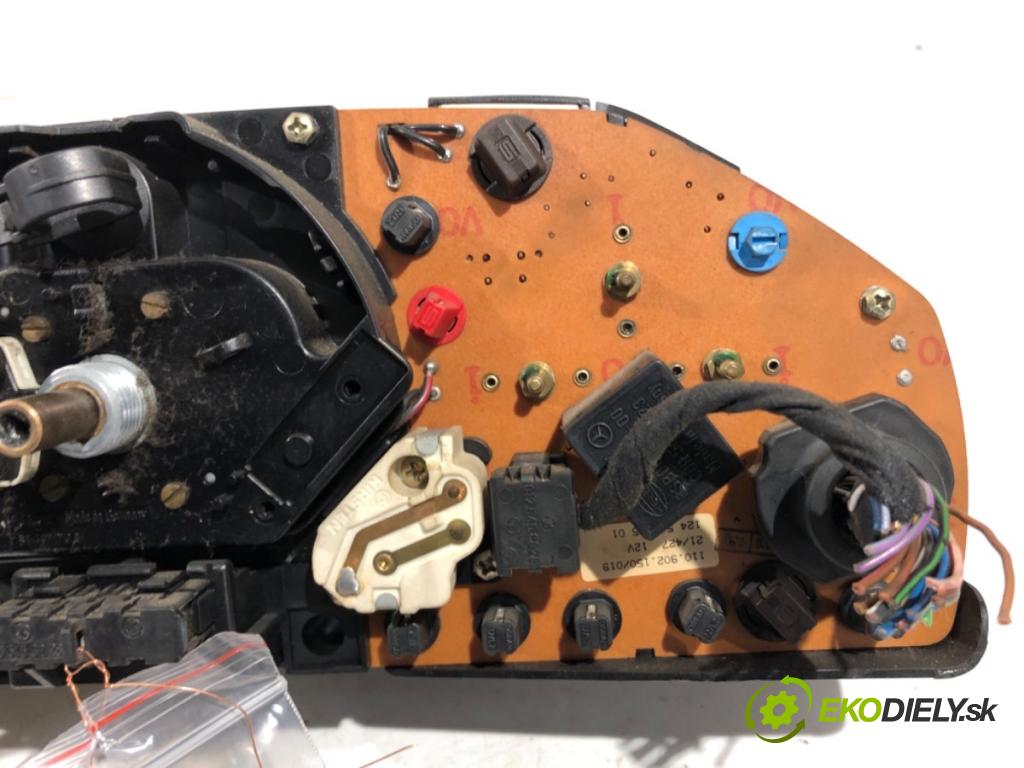 MERCEDES-BENZ W124 sedan 1992 100 kW 200 E (124.019) 1998 Prístrojovka 1244409111 (Prístrojová doska)