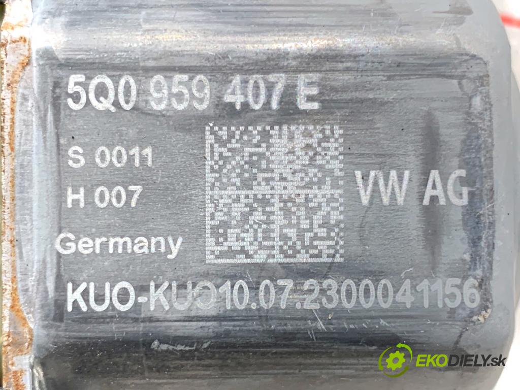 CUPRA ATECA  2023 110 kW 1.5 TSI 1498 mechanismus okna levý zadní část