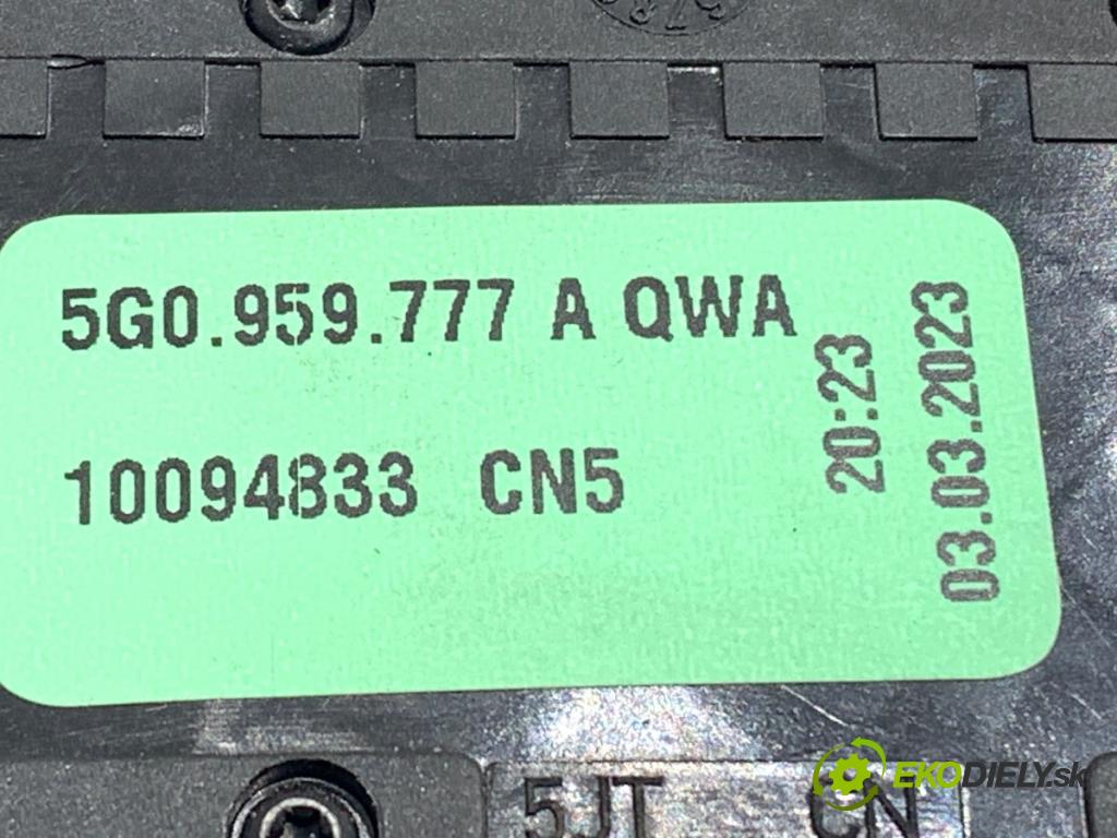 CUPRA ATECA  2023 110 kW 1.5 TSI 1498 Prepínač sedačky 5G0959777A