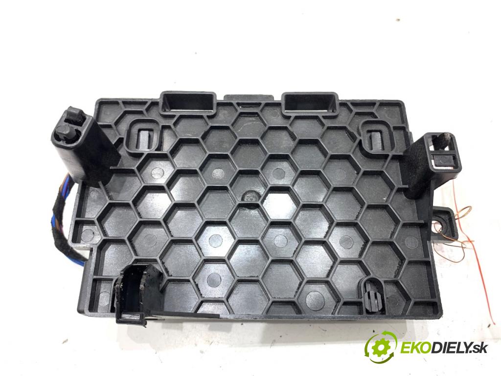 CUPRA ATECA  2023 110 kW 1.5 TSI 1498 Modul sedačky 5Q0959760F