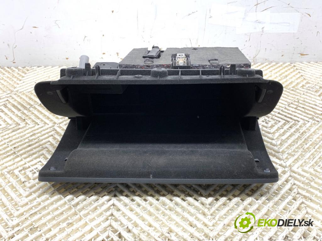 AUDI Q7 4L SUV 2015 200 kW 3.0 TFSI quattro 2995 Priehradka, kastlík spolujazdca  (Priehradka (kastlík))