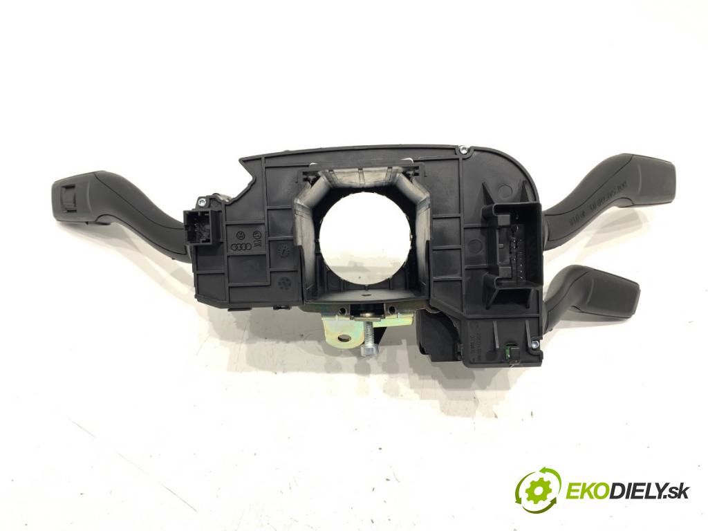 AUDI Q7 4L SUV 2015 200 kW 3.0 TFSI quattro 2995 Prepínač kombinovaný 4F0953549F (Prepínacie páčky pod volantom)