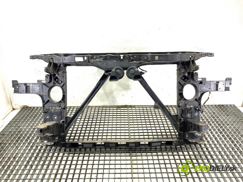 AUDI Q7 4L SUV 2015 200 kW 3.0 TFSI quattro 2995 držák přední část  (Výztuhy přední)