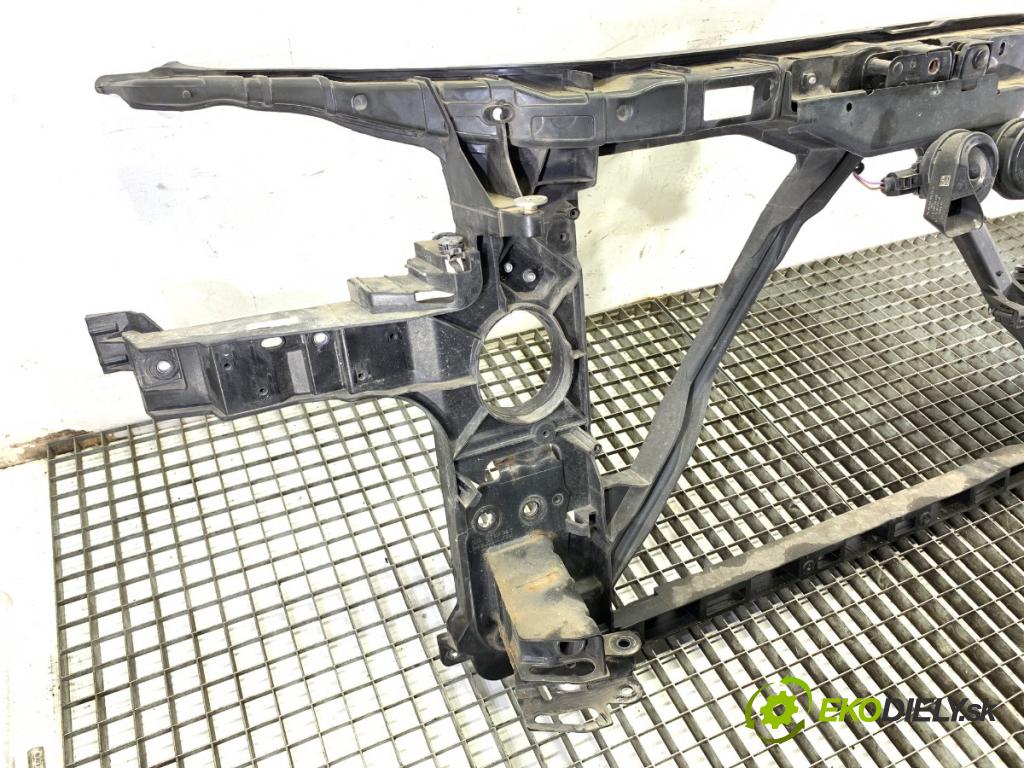 AUDI Q7 4L SUV 2015 200 kW 3.0 TFSI quattro 2995 držák přední část (Výztuhy přední)