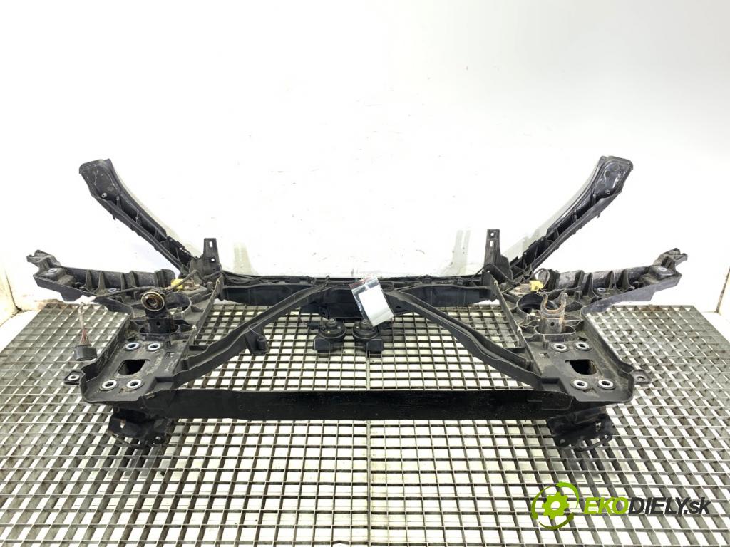 AUDI Q7 4L SUV 2015 200 kW 3.0 TFSI quattro 2995 držák přední část (Výztuhy přední)