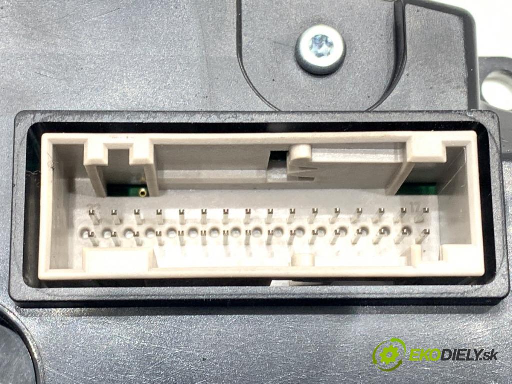 AUDI Q7 4L SUV 2015 200 kW 3.0 TFSI quattro 2995 Prístrojovka 4L0920985S (Prístrojová doska)