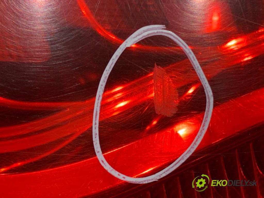 AUDI Q7 4L SUV 2015 200 kW 3.0 TFSI quattro 2995 Svetlo ľavy zad LIFT 4L0945093F