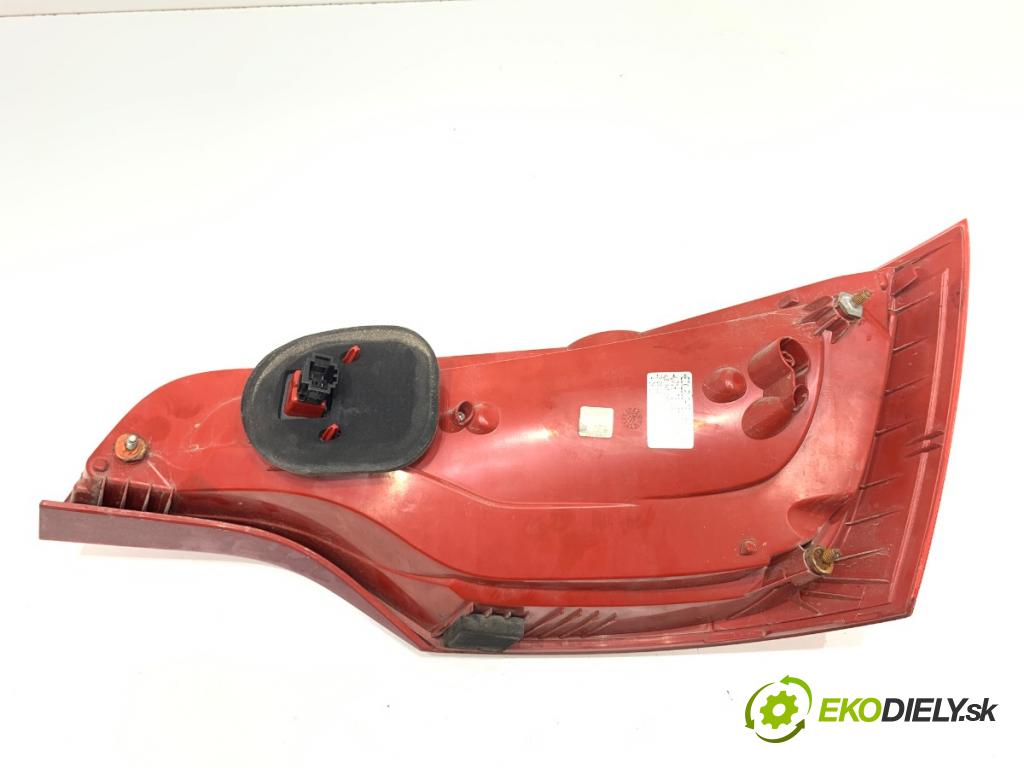 AUDI Q7 4L SUV 2015 200 kW 3.0 TFSI quattro 2995 Svetlo ľavy zad LIFT 4L0945093F