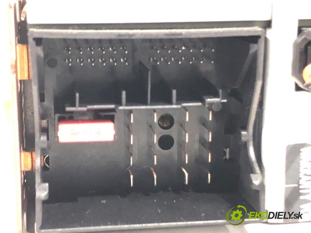 AUDI A6 C6 sedan 2005 103 kW 2.0 TDI 1968 RADIO 4F0035729D (Audio zariadenie)