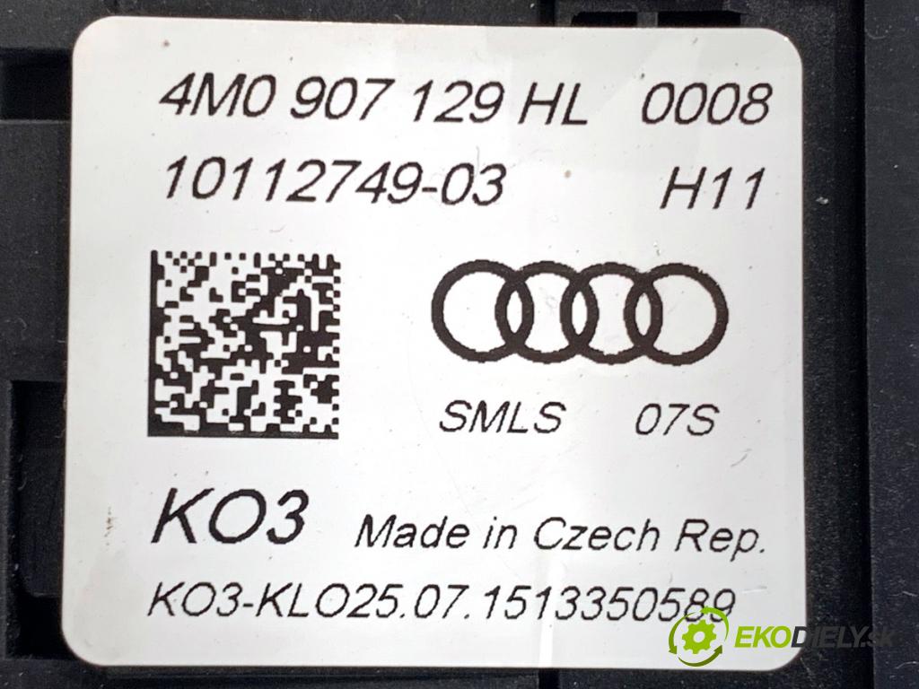 AUDI Q7 4M SUV 2015 200 kW 3.0 TDI quattro 2967 Prepínač kombinovaný 4M0907129HL (Prepínacie páčky pod volantom)