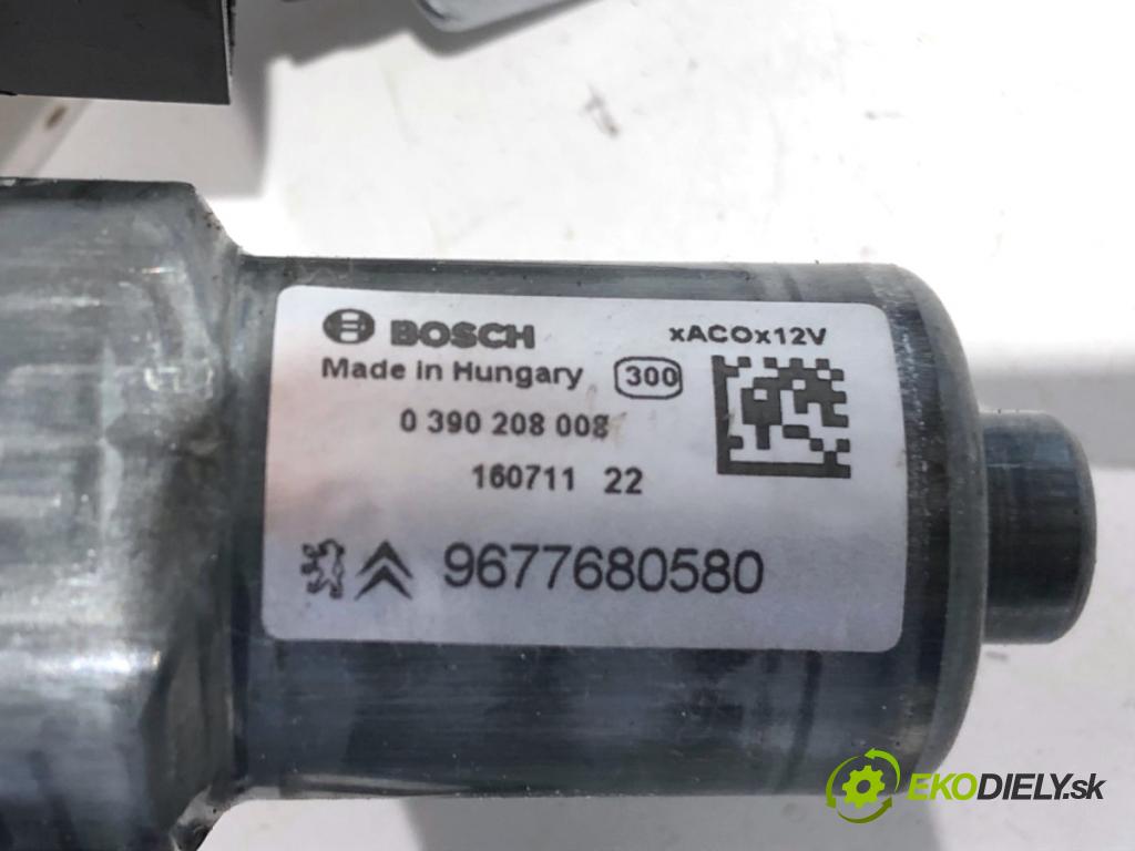 PEUGEOT 308 SW II Kombi 2016 81 kW 1.2 THP 110 1199 motor stěračů zadní část 9677680580
