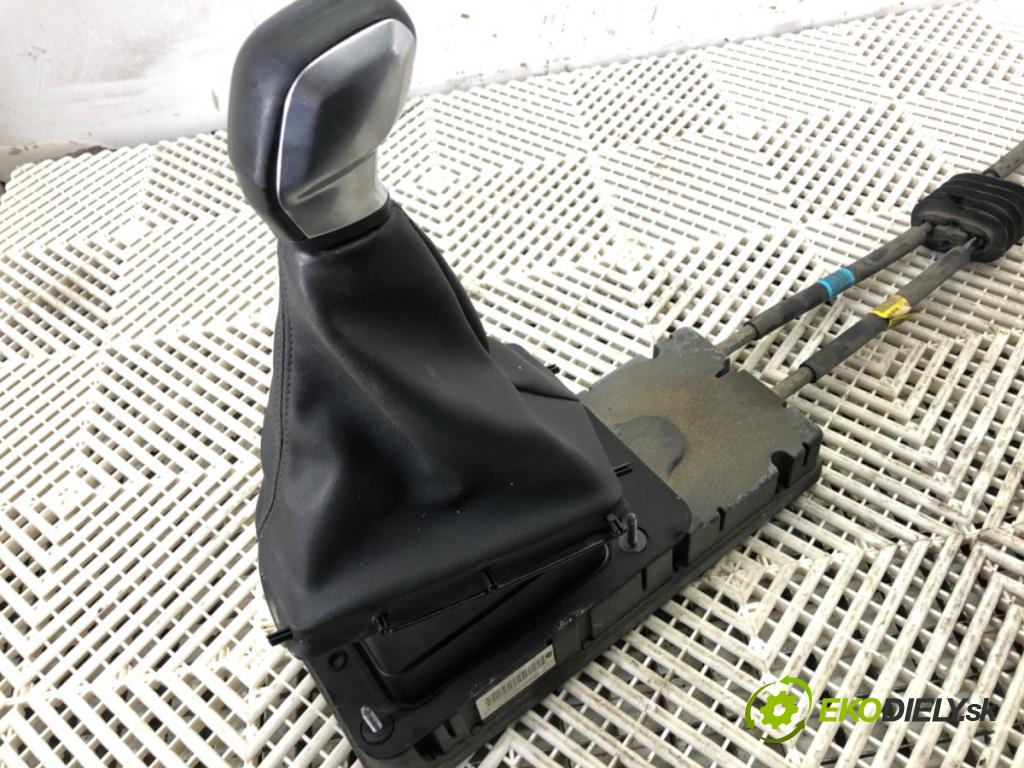 PEUGEOT 308 SW II Kombi 2016 81 kW 1.2 THP 110 1199 Kulisa  (Rýchlostná páka (kulisa))