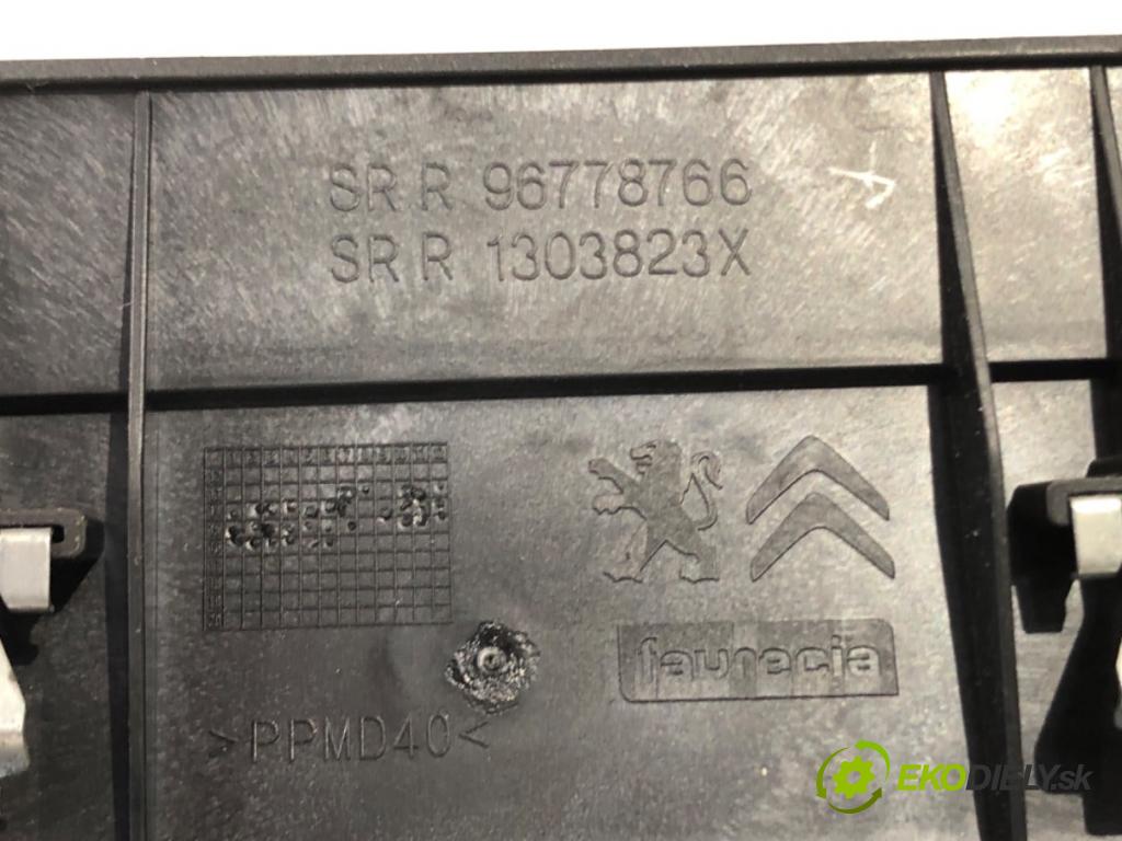 PEUGEOT 308 SW II Kombi 2016 81 kW 1.2 THP 110 1199 Mriežky kúrenia ľavá strana 96778766 (Mriežka kúrenia (fukár))