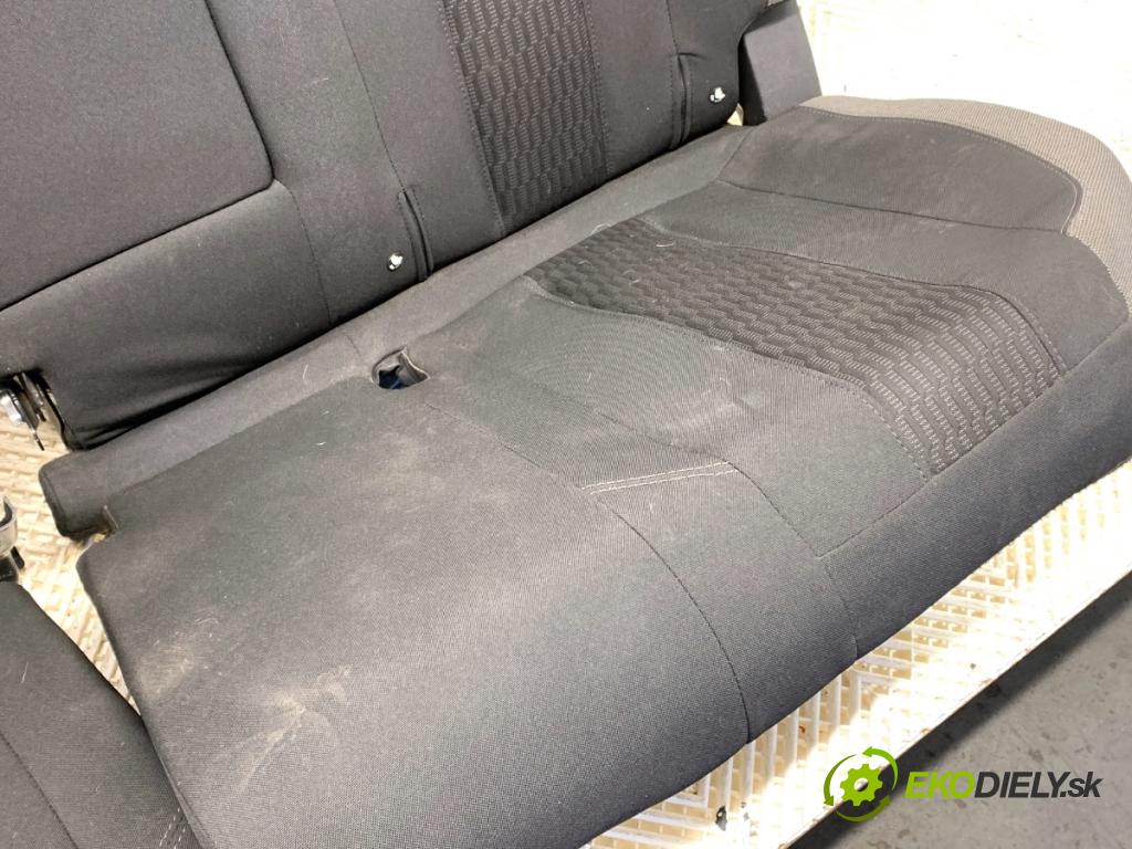 PEUGEOT 308 SW II Kombi 2016 81 kW 1.2 THP 110 1199 Sedadlo druhý rad