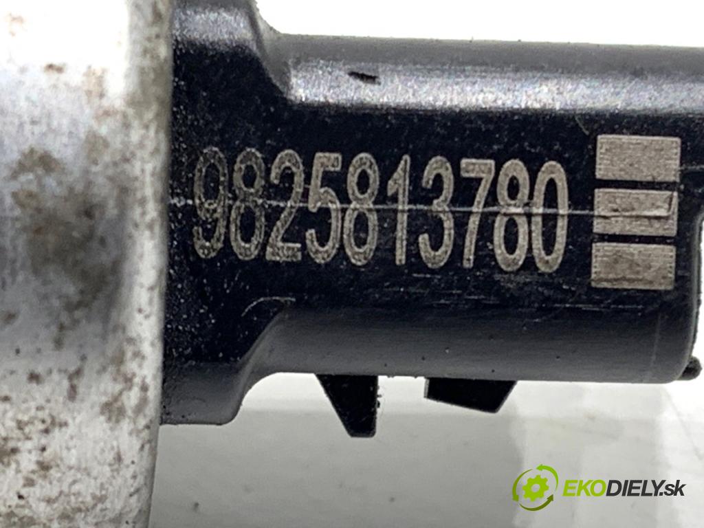 PEUGEOT 308 SW II Kombi 2016 81 kW 1.2 THP 110 1199 Snímač variabilný fázy 9825813780 (Snímač)