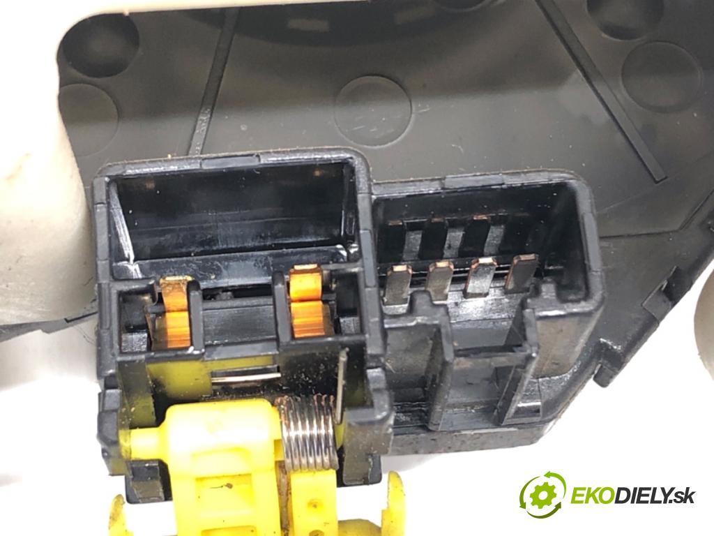 HYUNDAI TERRACAN Nadwozie pełne/SUV 2004 110 kW 2.9 CRDi 4WD 2902 Prepínač kombinovaný 93400-39201 (Prepínacie páčky pod volantom)