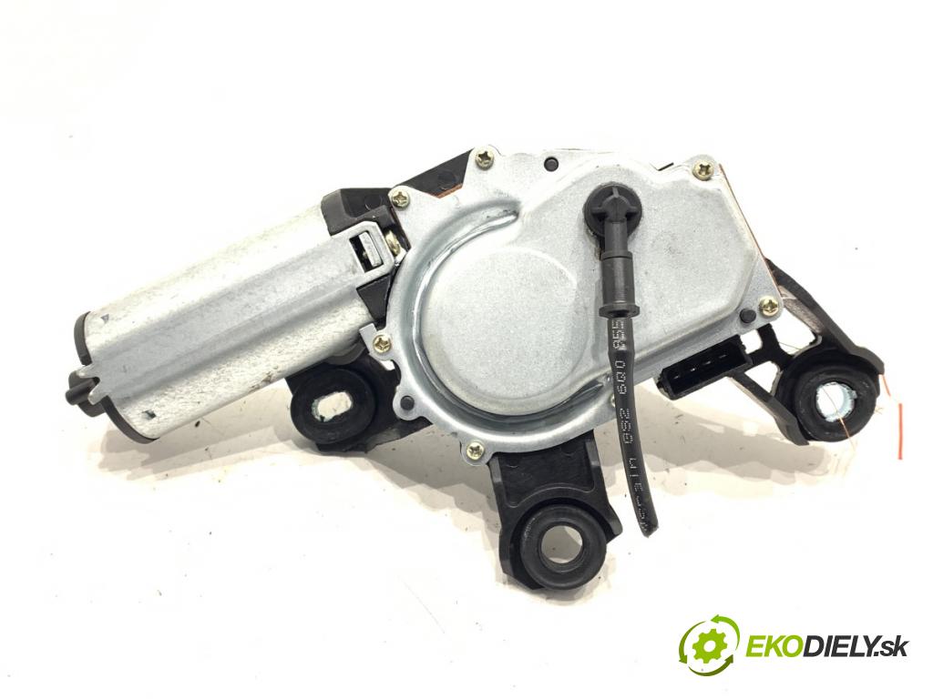 VW POLO IV 9N liftback 2002 47 kW 1.2 12V 1198 motor stěračů zadní část