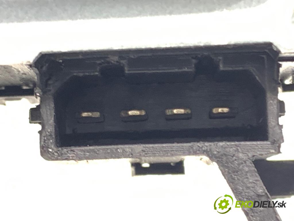 VW POLO IV 9N liftback 2002 47 kW 1.2 12V 1198 motor stěračů zadní část