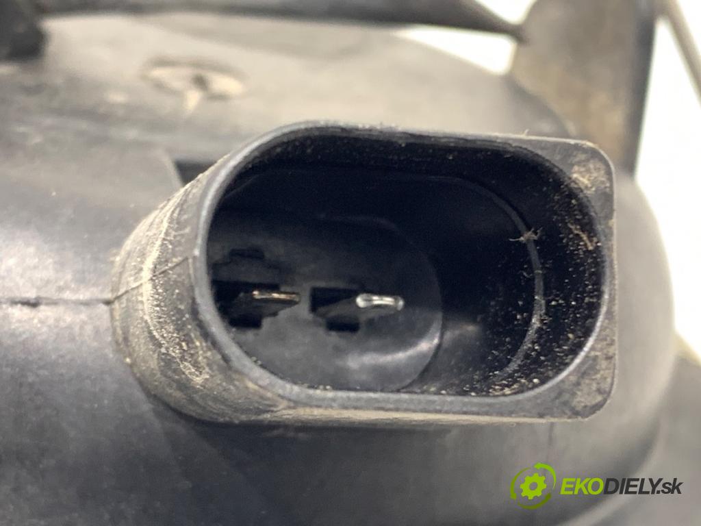 VW POLO IV 9N liftback 2002 47 kW 1.2 12V 1198 hmlové svetlo, hmlovka pravý přední část
