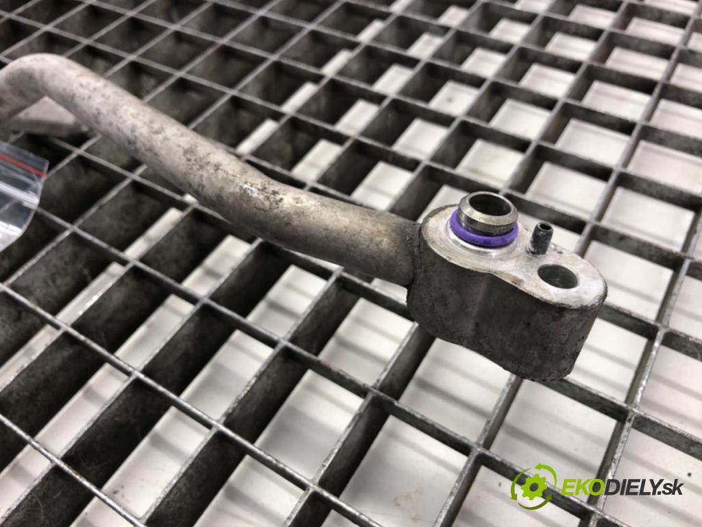 VW POLO IV 9N liftback 2002 47 kW 1.2 12V 1198 rúrka klimatizácie  (Rúrka klimatizácie)