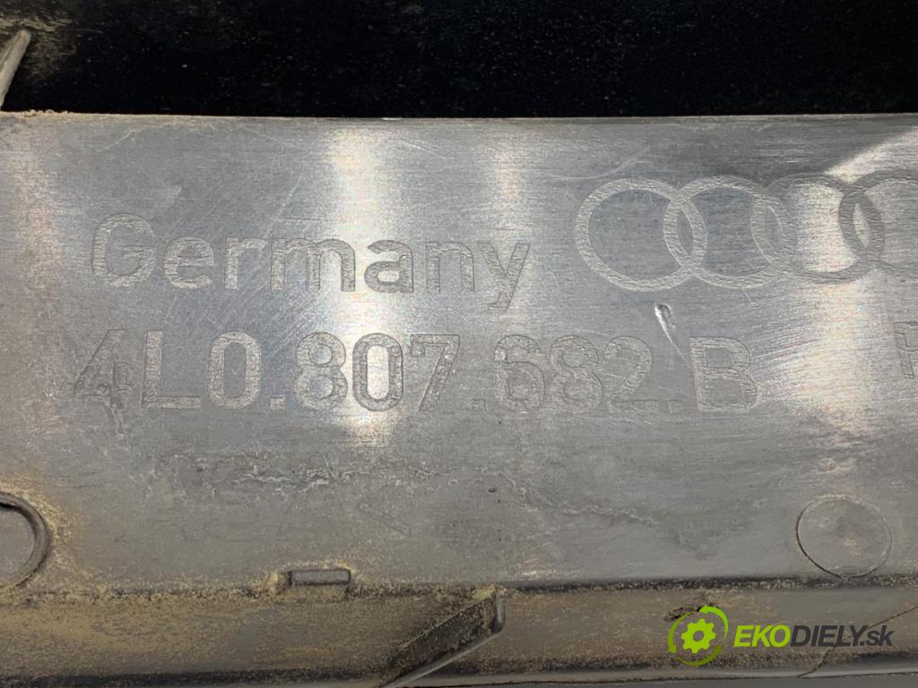 AUDI Q7 4L SUV 2015 200 kW 3.0 TFSI quattro 2995 mří nárazníka pravý přední část 4L0807682B