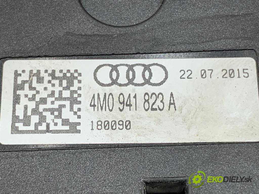 AUDI Q7 4M SUV 2015 200 kW 3.0 TDI quattro 2967 Rozdeľovač PRĄDU 4M0941823A (Rozdeľovač)