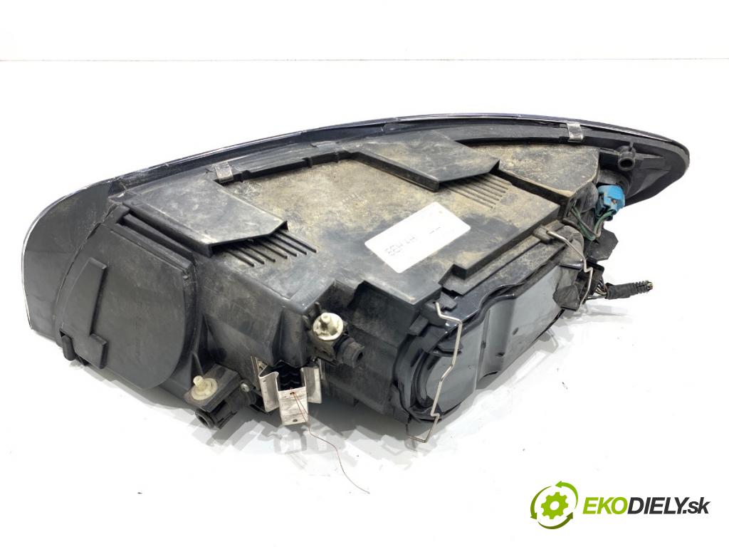 VOLVO V50 Kombi 2007 80 kW 1.6 D 1560 světlomet pravý přední část