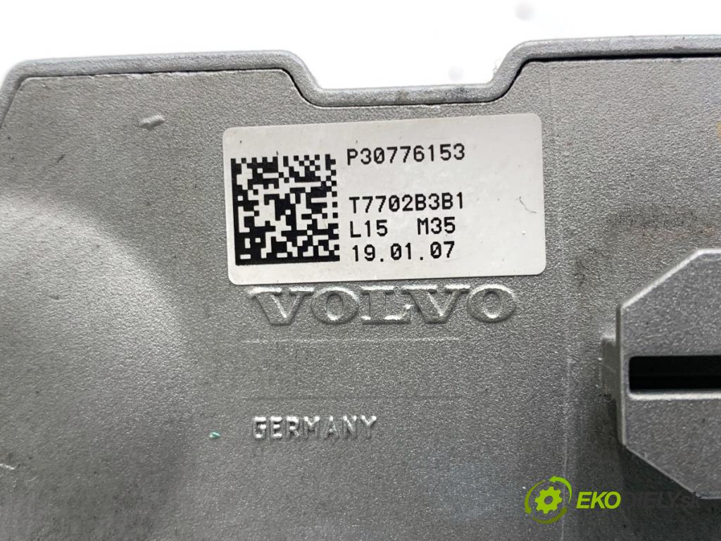 VOLVO V50 Kombi 2007 80 kW 1.6 D 1560 blokáda volantu P30776153 (Ostatné)