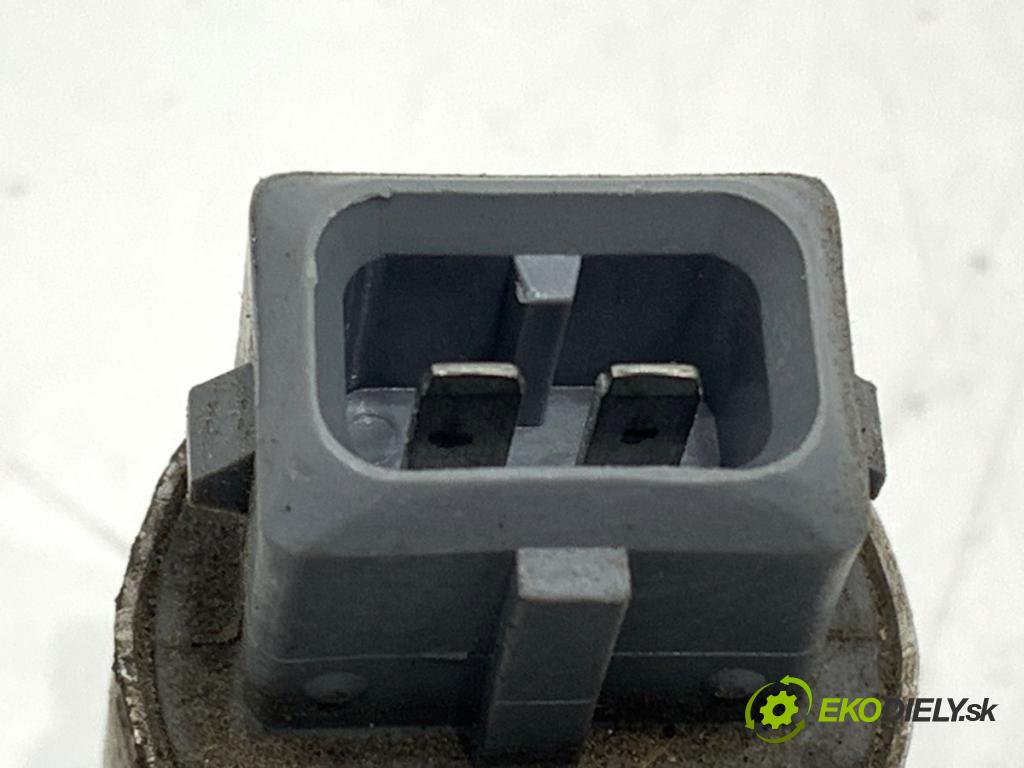 VOLVO V50 Kombi 2007 80 kW 1.6 D 1560 snímač klimatizace 30780427 (Snímače)