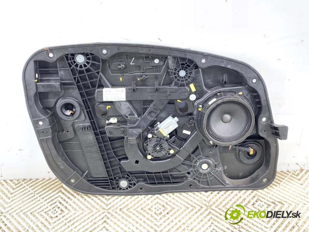 HYUNDAI i30 liftback 2015 81 kW 1.6 CRDi 1582 mechanismus okna levý přední část 82470-A6200