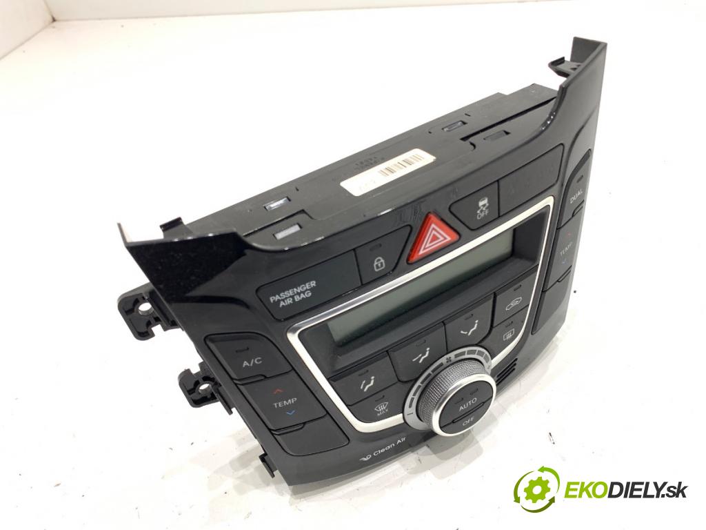 HYUNDAI i30 liftback 2015 81 kW 1.6 CRDi 1582 Panel ovládania kúrenia 97250-A6521 (Prepínacie páčky pod volantom)