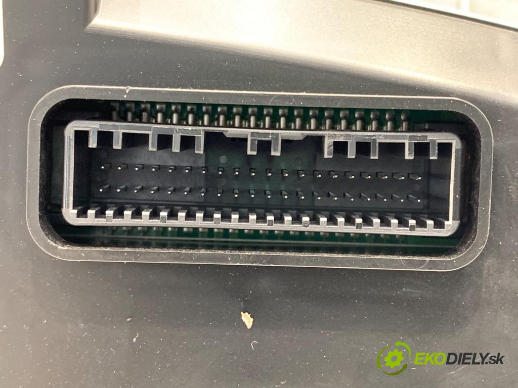 HYUNDAI i30 liftback 2015 81 kW 1.6 CRDi 1582 Prístrojovka 94004-A6060 (Prístrojová doska)