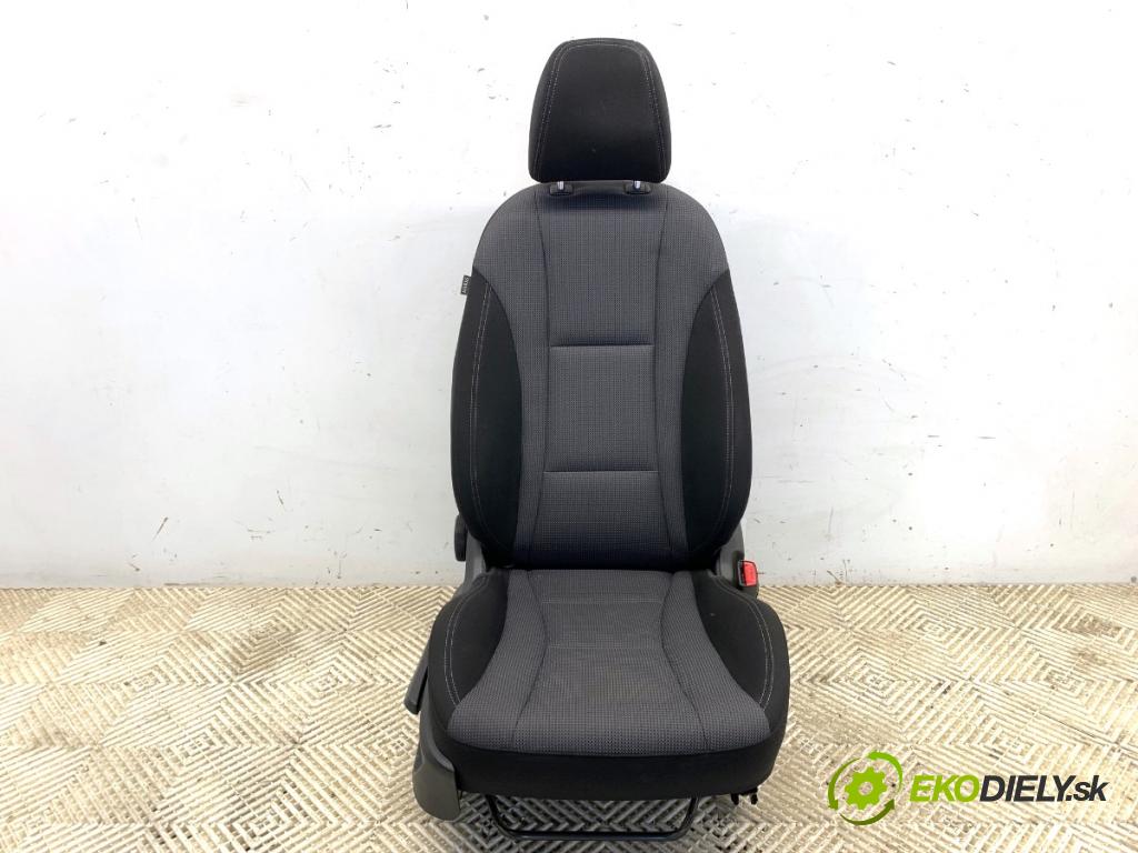 HYUNDAI i30 liftback 2015 81 kW 1.6 CRDi 1582 Sedadlo pravy predný 
