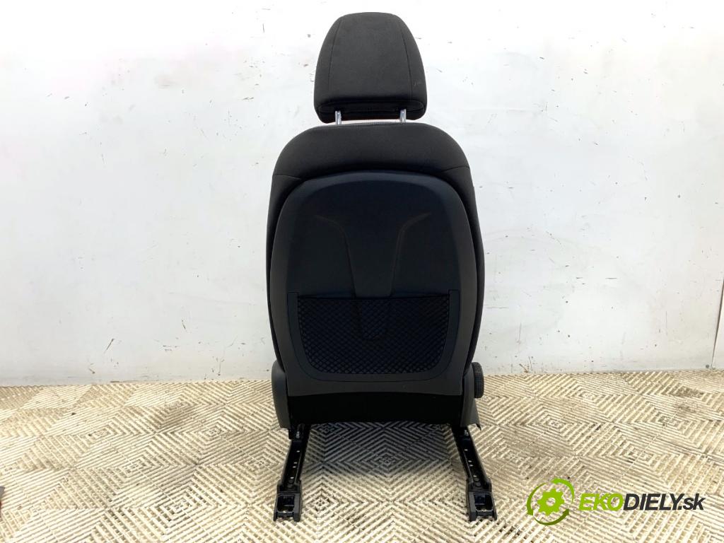 HYUNDAI i30 liftback 2015 81 kW 1.6 CRDi 1582 Sedadlo pravy predný