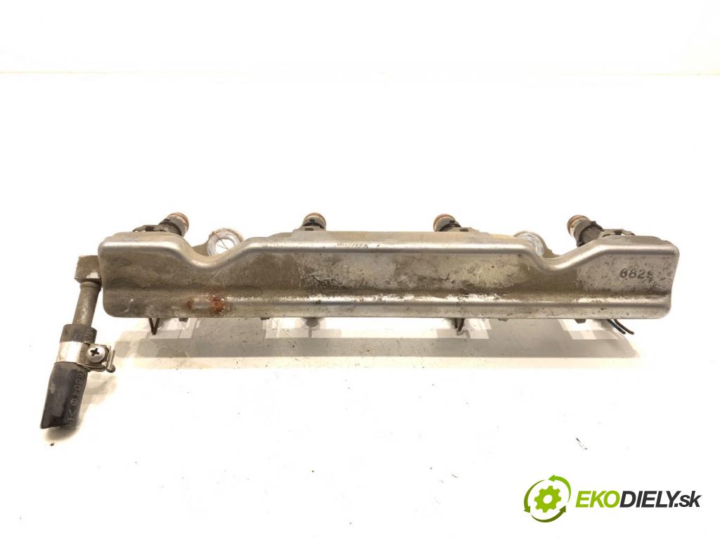 NISSAN NOTE E11 nadwozie wielkoprzestrzenne (MPV) 2006 65 kW 1.4 1386 Lišta vstrekovacia  (Vstrekovacia lišta)