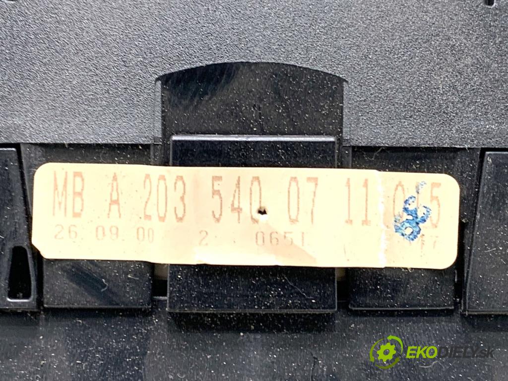 MERCEDES-BENZ W203 sedan 2000 95 kW C 180 (203.035) 1998 Prístrojovka A2035400711 (Prístrojová doska)