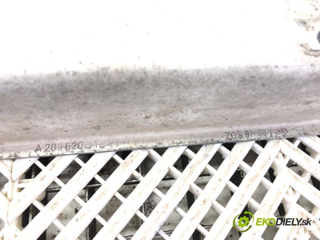 MERCEDES-BENZ W203 sedan 2000 95 kW C 180 (203.035) 1998 výztuha nárazníka přední část  (Výztuhy přední)
