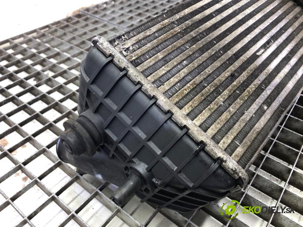 HYUNDAI i30 liftback 2015 81 kW 1.6 CRDi 1582 intercooler 28270-2A570 (Chladiče nasávaného vzduchu (intercoolery))