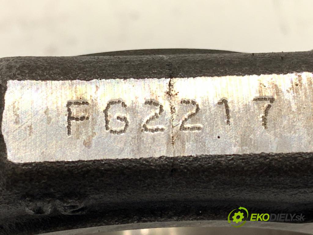 HYUNDAI i30 liftback 2015 81 kW 1.6 CRDi 1582 PIEST: ojnica D4FB (Piest)